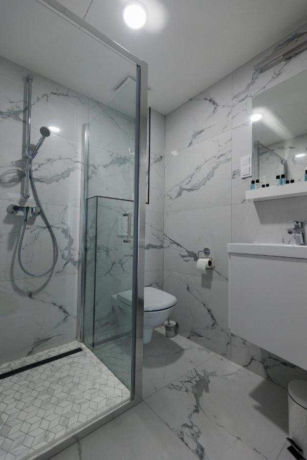 Villa Bauhaus Wellness Apartman Шиофок Экстерьер фото