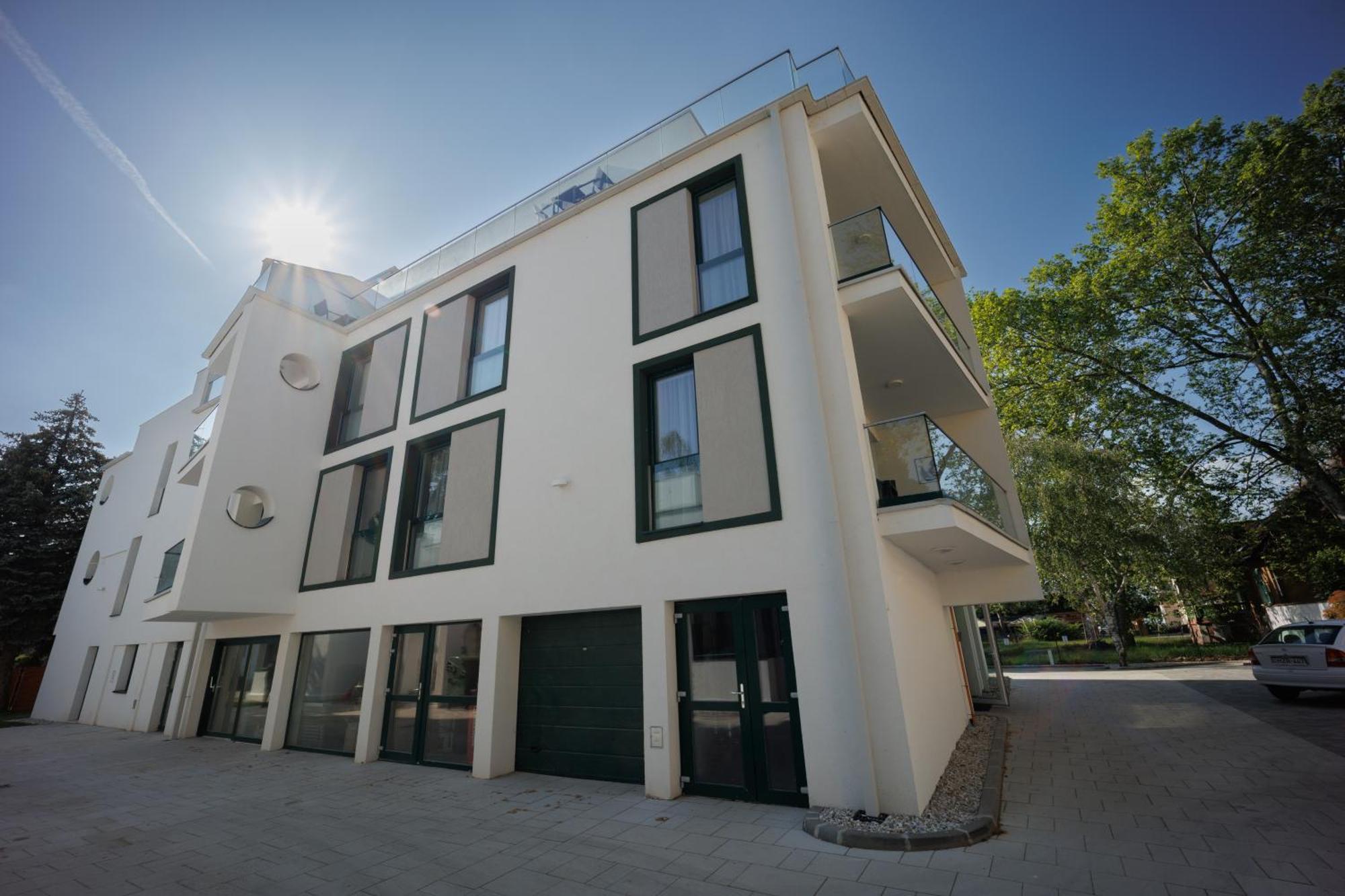 Villa Bauhaus Wellness Apartman Шиофок Экстерьер фото